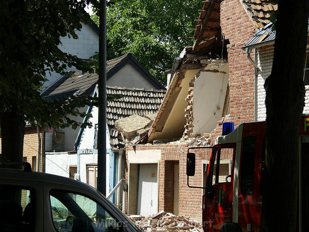 Detonation im Haus Erftstadt Dirmertsheim Brueckenstr P558.JPG